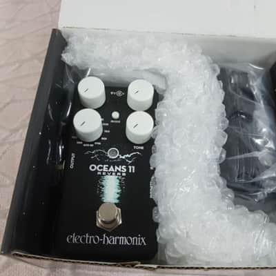 Electro-Harmonix Oceans 11 Reverb Pedal ( US Plug adapter ) image 2