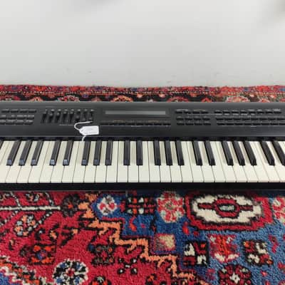 Roland JV-80 61-Key Multi-Timbral Synthesizer 1992 - 1994 - Black