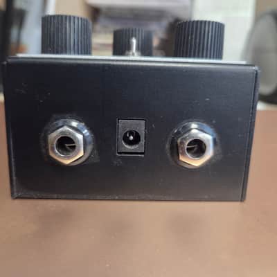 Maestro Mariner Tremolo 2022 - Present - Purple Graphic image 2
