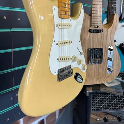Fender American Vintage II '57 Stratocaster Vintage Blonde 2023 Electric Guitar image 3