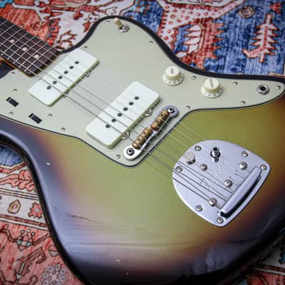 FENDER USA Custom Shop '62 Reissue Jazzmaster Jrny Relic "Swamp Burst" (2025) image 6