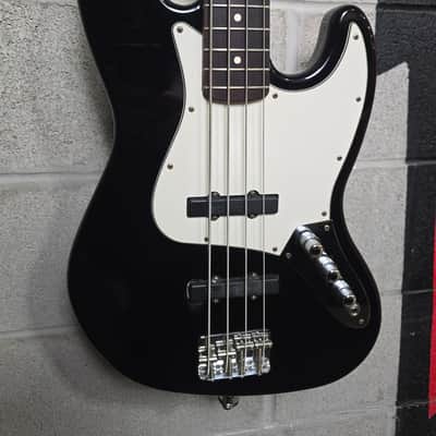 Fender Standard Jazz Bass with Rosewood Fretboard 1999- Bartolini Pick Ups- Black image 2