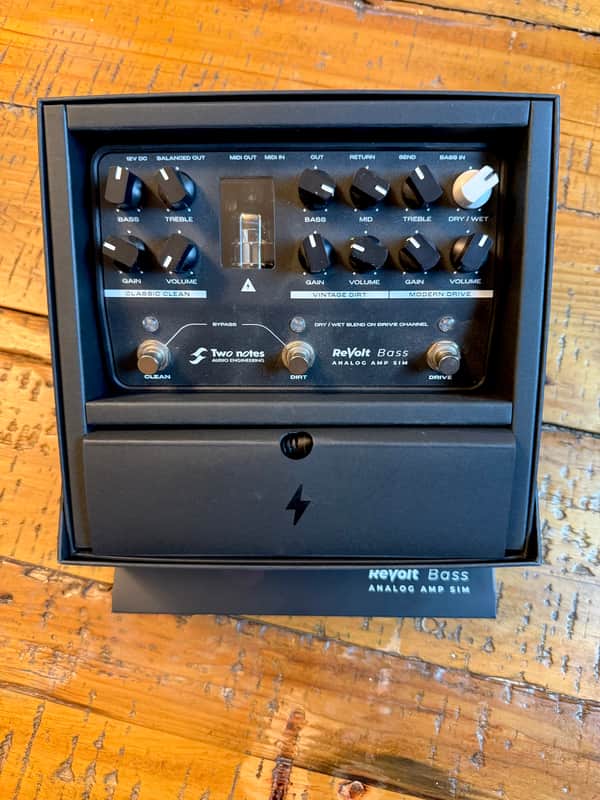 Two Notes ReVolt Bass