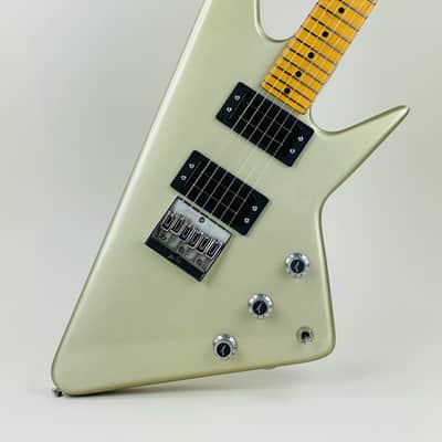 Peavey Razer, James "T-Model" Ford- "Slopbucket Blues," 1983 - Silver image 1