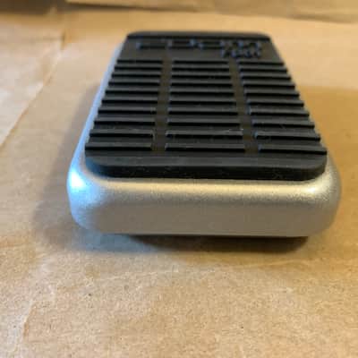 Zoom ZFS-01  FS01 External Multi-Effects Pedal Footswitch 2010s - Black  Excellent Condition image 3