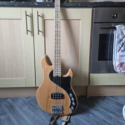 FENDER DIMENSION BASS IV (Mexican, 2004-2007) bass guitars