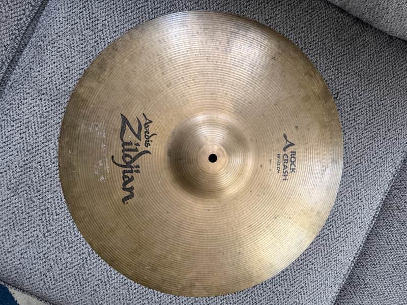 Zildjian Avedis 18” rock crash image 1
