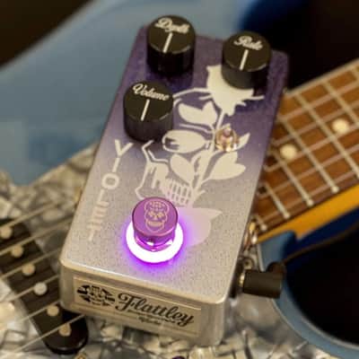 Flattley Boutique Effects Pedals Guitar Platinum Range - Violet Tremolo Pedal image 4