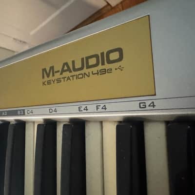M-Audio Keystation 49e MIDI Keyboard Controller - Silver image 2