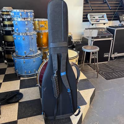 Reunion Continental Bass Guitar case image 5