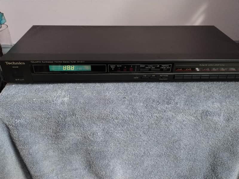 Technics ST-S77 tuner in very good condition - 2000's image 1