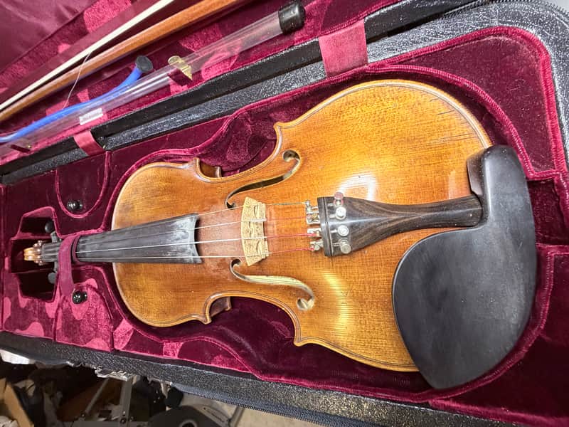 Scott Cao STV-750 Artistic Series 4/4 Violin – 2002 “Soil” 1714 Copy, Bow & Case Scott Cao STV-750 Artistic Series 4/4 Violin – 2002 “Soil” 1714 Copy, Bow & Case 2002 - warm golden-amber finish image 1