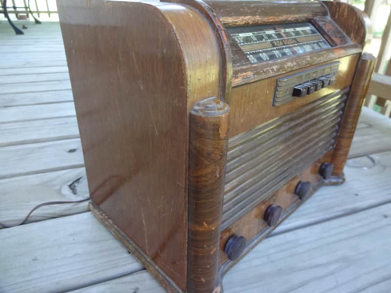 RCA Victor Tube wood cabinet radio Model 28X5 AM Shortwave image 1