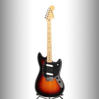 Fender Player II Mustang, Maple Fingerboard, 3-Color Sunburst (I2) (89665) image 5