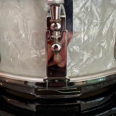 Slingerland Student model 6-lug WMP snare 1960s - White Marine Pearl image 4