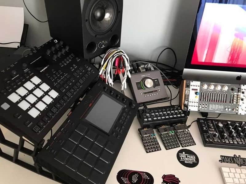 Dual tier Akai MPC live & Analog RYTM MK2 - 3dstudiofurniture image 1