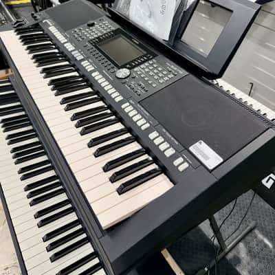 Yamaha PSR-S975
