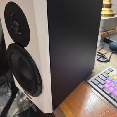 Dynaudio LYD 7 Active Nearfield Studio Monitor (Single) 2016 - 2019 - White image 5