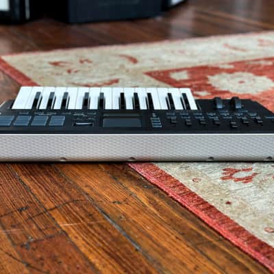 KORG Taktile Midi Controller w/ Kaosillator image 5