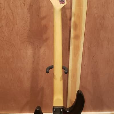 Peavey Milestone II Fretless Electric Bass image 9