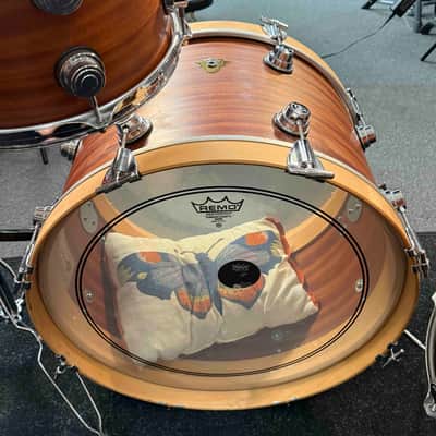 DW Classics Series 3-ply Mahogany/Poplar 3-Piece 12/16/22 Drum Kit Set in Natural Satin Oil with Chrome Hardware image 9