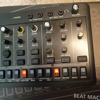 Roland T-8 AIRA Compact Beat Machine 2022 - Present - Black image 8
