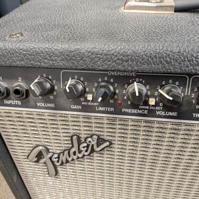 Fender PR424 Princeton Chorus DSP 2x10" 25w Guitar Amp Combo Amp (Used) image 3