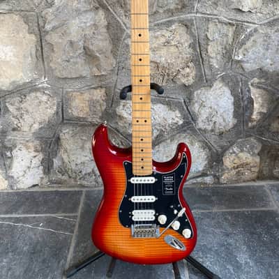 Fender Player Stratocaster HSS 2022 - Maple Fingerboard - Excellent Condition image 2