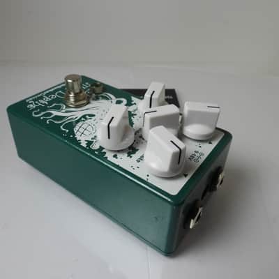 Earthquaker Devices The Depths Optical Vibrato Vibe Effects Pedal Free USA Ship image 3