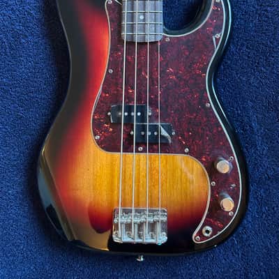 Squier Classic Vibe '60s Precision Bass 2023 - 3-Color Sunburst image 2