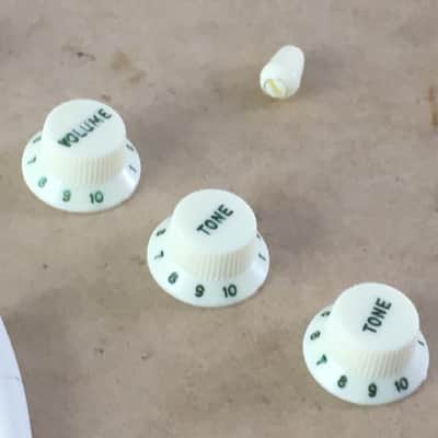 Fender American Vintage White Green Font Reissue Strat 3 Knobs Complete Set + Tip Pale Mint image 2