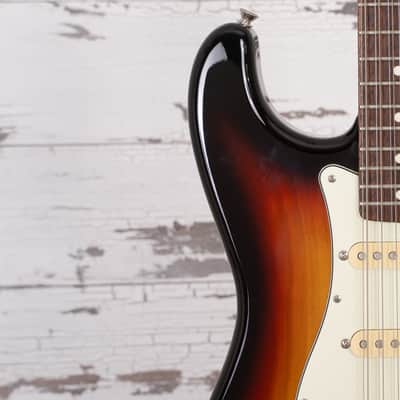 Fender Stratocaster XII 12-String 2002-2004 - 3 Tone Sunburst image 9
