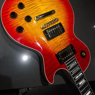 Gibson Custom Les Paul 59 2025 - Cherry burst, TV alpine white back/sides gloss image 3