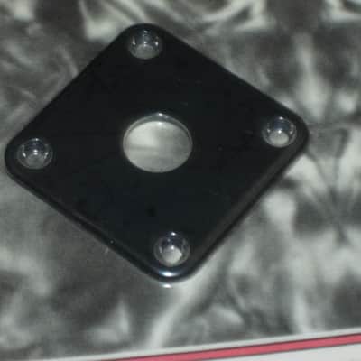 new in package Allparts AP-0633-023 Black Plastic Square Jackplate for Les Paul (this item is packaged by the manufacturer WITHOUT the screws - but I AM including screws), Allparts AP-0633-023 Black Plastic Square Jack Plate image 13