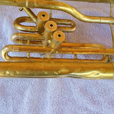 Reynolds Emperor baritone horn with mouthpiece and gig bag image 10