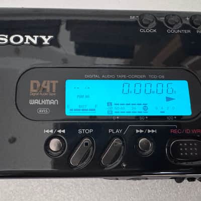 Sony TCD-D8 DAT Walkman 2000 - Excellent image 8