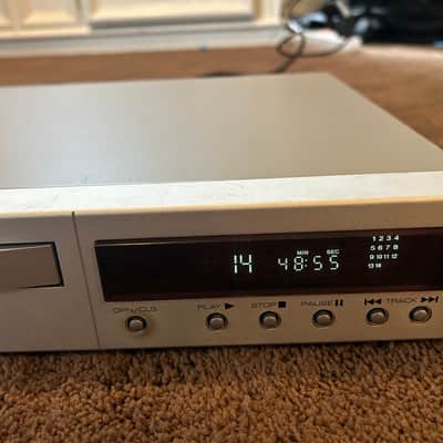 Rotel RCD-02 2010 - Silver / Gray image 2