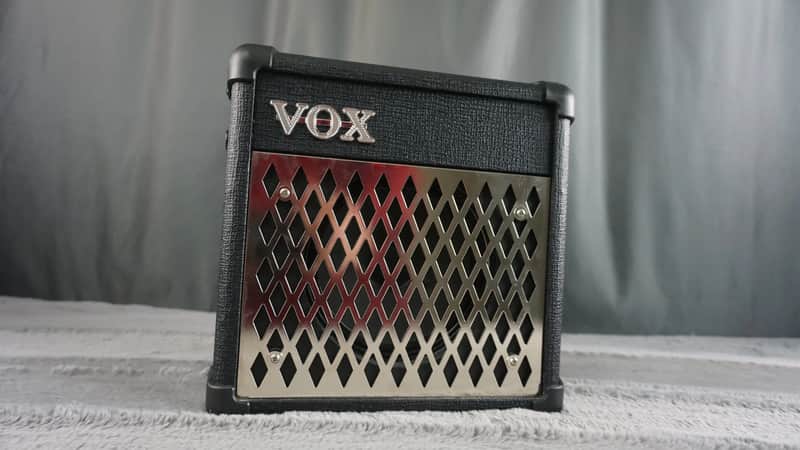 Vox DA5 Portable Modeling Guitar Amplifier – 5W – w/ Power Supply – Fully Working image 1