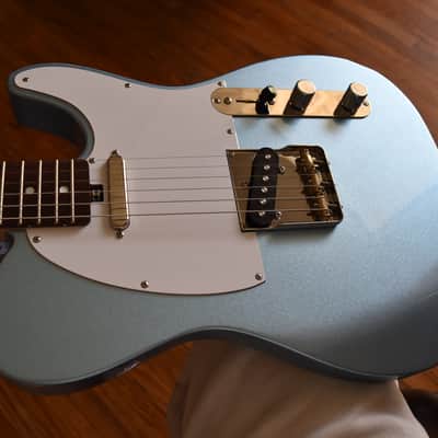 Larrivee Baker T, 2024, OHSC, Immaculate condition , Ice blue metallic image 12