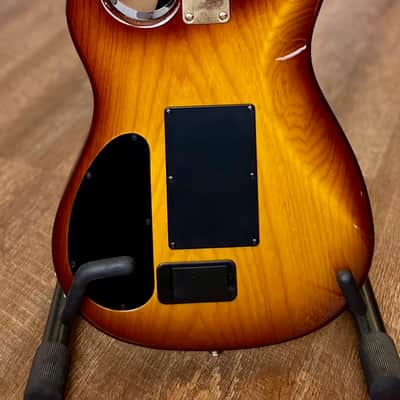Carvin C66C 2011 Flame Maple Honeyburst w/ Floyd Rose HH Seymour Duncan Pickups image 2