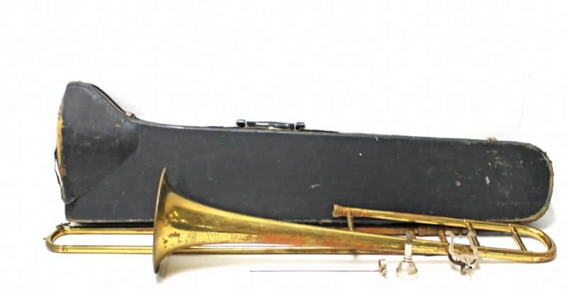 Silvertone Tenor Trombone, USA, Lacquered Brass with case/MP. Good condition, with wear/tarnish image 1