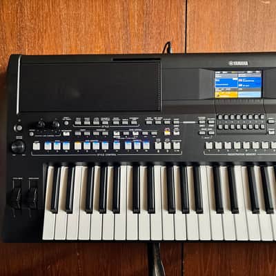 Yamaha PSR-SX600 Digital Workstation With 61 Keys w/ box image 3