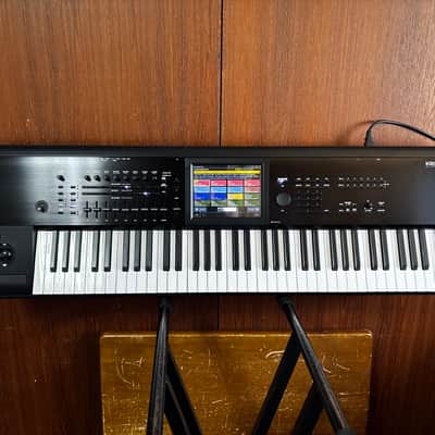 Korg Kronos 2 73 Key Workstation Keyboard ver 3.1.2 w/ case