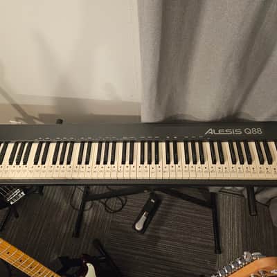 Alesis Q88 MKII 88-Key USB MIDI Keyboard Controller 2021 - Present - Black