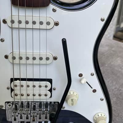 Japan built Fender "Squier Series" Floyd Rose Standard Stratocaster with Rosewood Fretboard 1992 - 1996 - Blue Foto Flame image 9