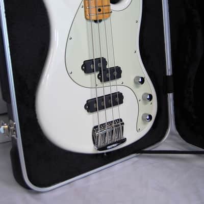 Ernie Ball Music Man Caprice bass w/case image 2