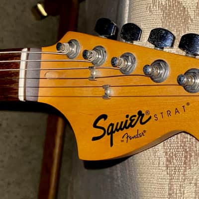 Fender Squier Affinity Stratocaster 2004 Candy Apple Red image 2