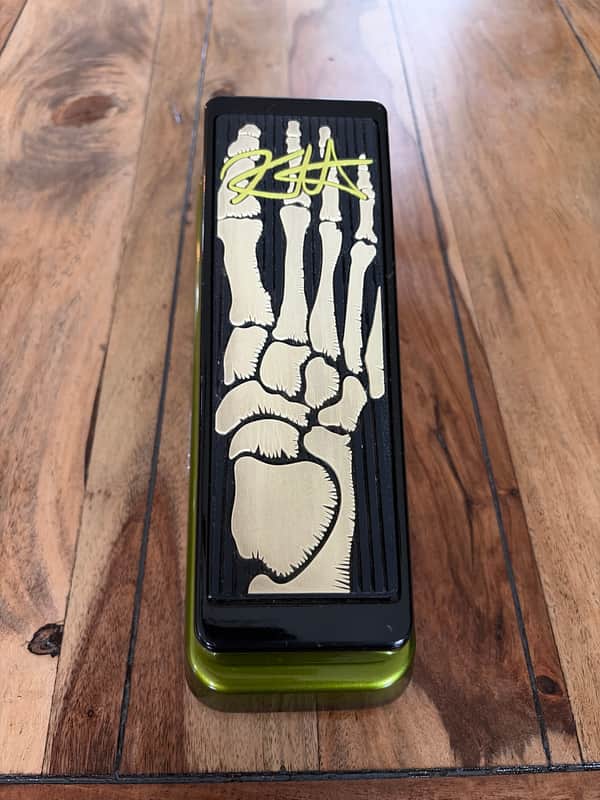 Dunlop KH95 Kirk Hammett Signature Cry Baby Wah - Green image 1