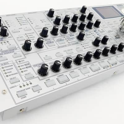 KORG Radias Synthesizer Vocoder Rack Desktop +Headset+Top Zustand+ 1,5J Garantie