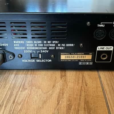 Akai S612 MIDI Digital Sampler 1985 - Black image 5